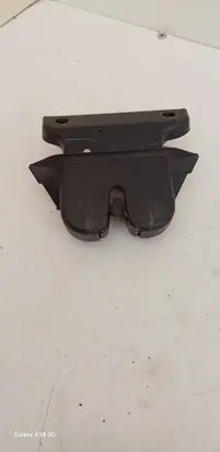 Audi A4 S4 B5 8D Tailgate/trunk/boot lock/catch/latch 8D9827520A