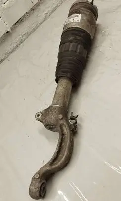 Maserati Levante Air suspension front shock absorber 05700374370 06700374380 462400012473