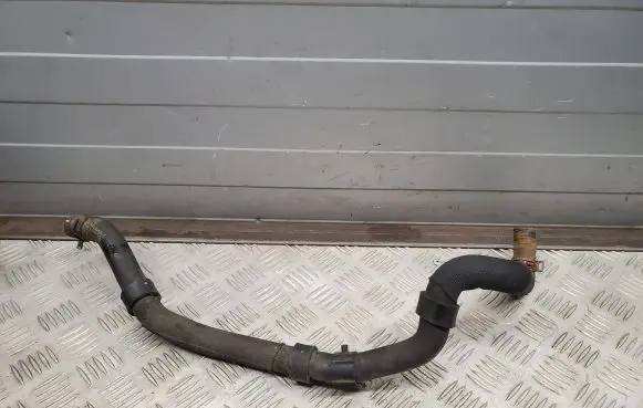 Mercedes-Benz GL X166 Engine coolant pipe/hose A1665004175