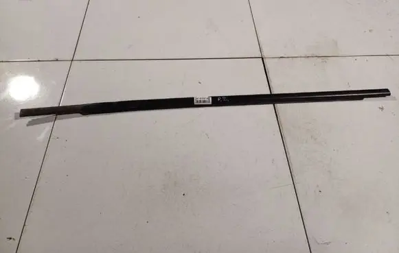 Fiat Stilo Front door glass trim molding 