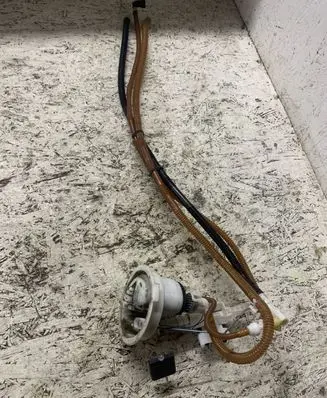 BMW 3 E90 E91 Fuel level sensor 05411107