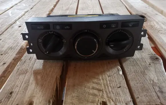 Opel Antara Climate control unit 96850951