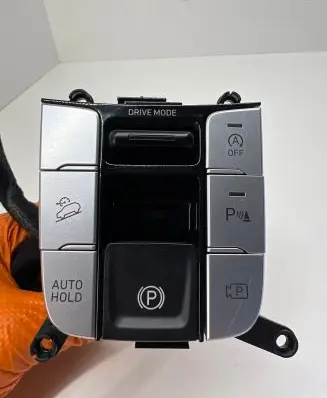 Hyundai Tucson IV NX4 Hand parking brake switch 93300N7180 2010240000048
