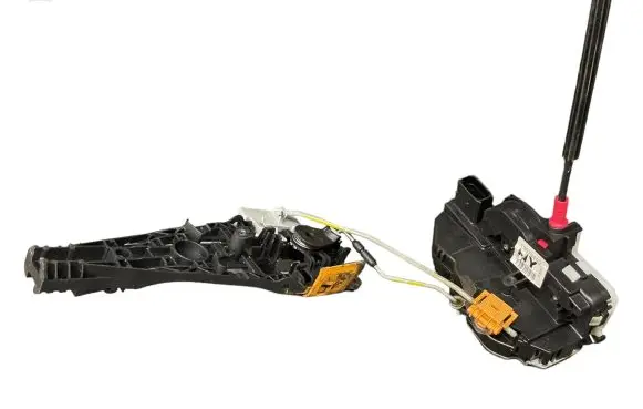 Chevrolet Orlando Front door lock 3026998 13579499