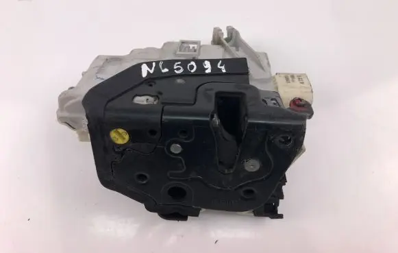 Audi A8 S8 D4 4H Rear door lock 4C0839015