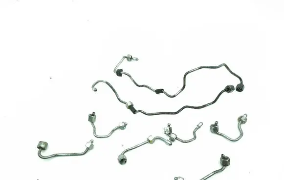 BMW X5 F15 Fuel injector supply line/pipe 