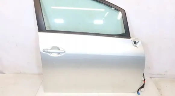 Toyota Auris 150 Front door