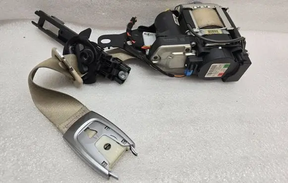 Mercedes-Benz S W222 Front seatbelt 626905500F