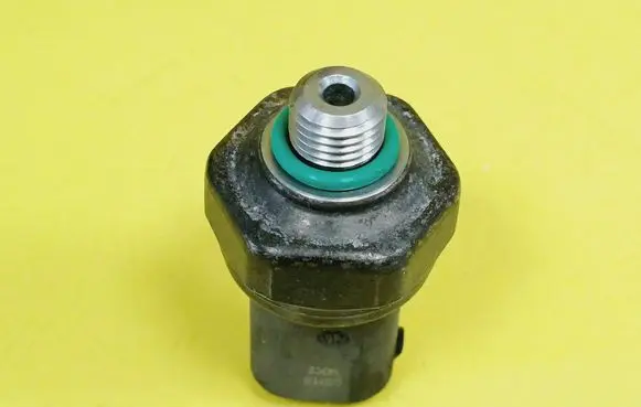 Air conditioning (A/C) pressure sensor