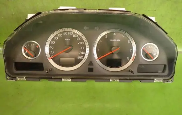 Volvo S80 Speedometer (instrument cluster) 8673089