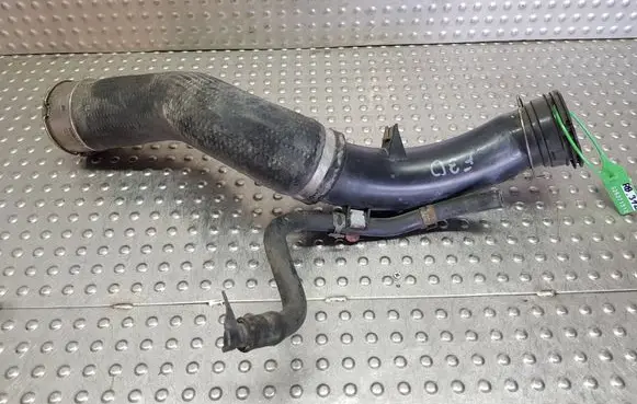 BMW 1 F20 F21 Intercooler hose/pipe S26371312 7597587