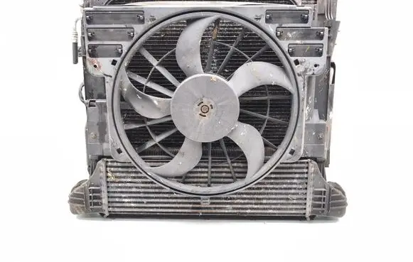 BMW X5 E53 Coolant radiator 6921382