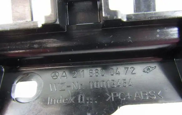 Mercedes-Benz E W211 Other interior part A2116800472
