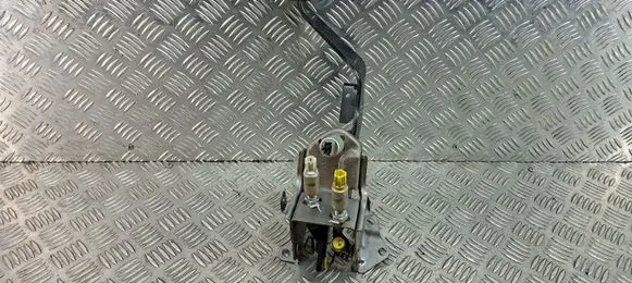 Honda CR-V Clutch pedal 