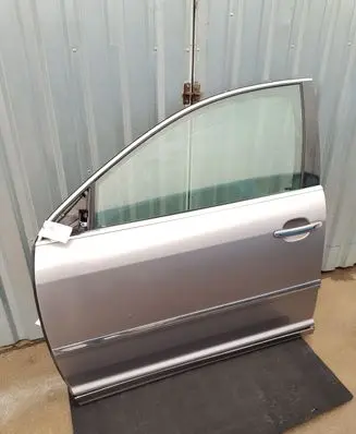 Volkswagen Phaeton Front door