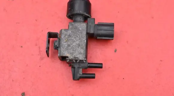 Honda Accord Vacuum valve 
