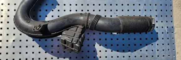 Renault Trafic III (X82) Air intake hose/pipe 165755972R 1105221S01