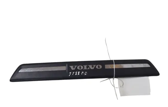 Volvo V40 Front sill trim cover 31265842