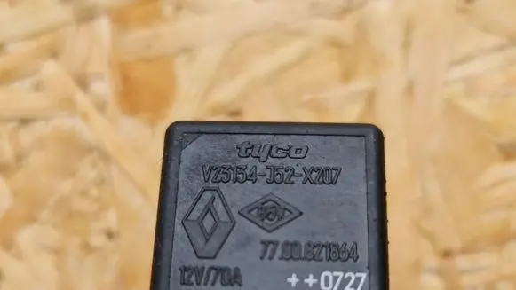 Renault Megane II Other relay V23134J52X207 7700821864