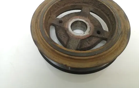 Toyota RAV 4 (XA20) Crankshaft pulley