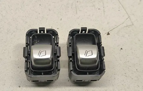 Mercedes-Benz Vito Viano W447 Electric window control switch A4478207500
