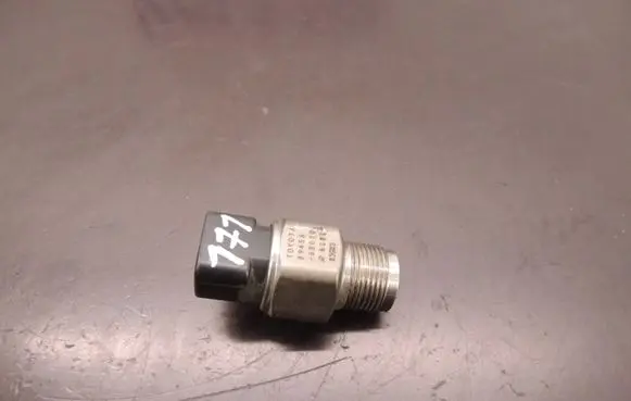 Fuel pressure sensor