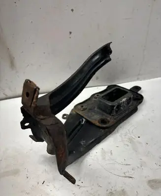 Mercedes-Benz E W211 Radiator mount bracket 
