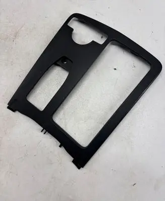 Mercedes-Benz C W204 Center console decorative trim A2046800107 0005033012