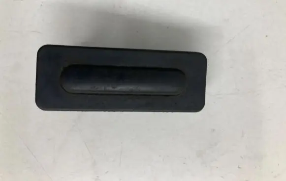 Citroen C4 II Picasso Tailgate opening switch 95835T02