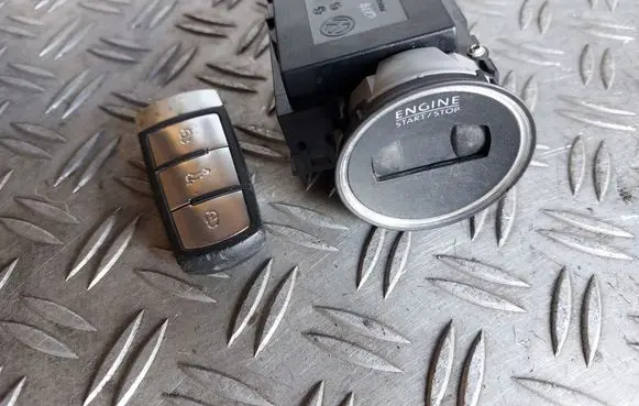Volkswagen PASSAT B7 Ignition lock 3C0905843AD