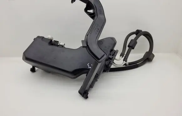 Mercedes-Benz E W238 Windshield washer fluid reservoir/tank A2058600360 A2138600164