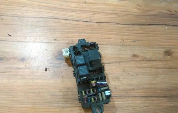 Mitsubishi Lancer Fuse box set mr228760 232300-6072