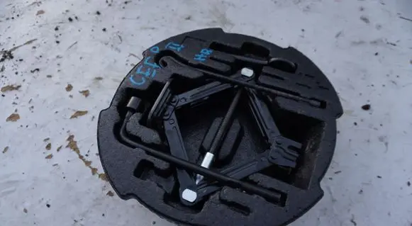KIA Ceed Lift Jack 