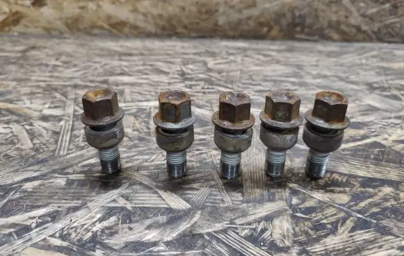 Porsche Boxster 986 Nuts/bolts 