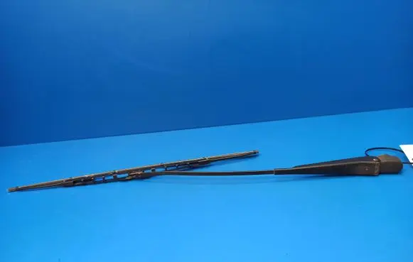 Mercedes-Benz S W126 Front wiper blade arm