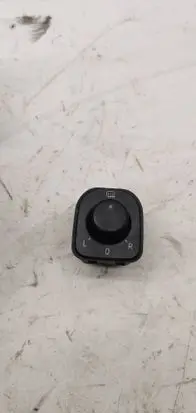 Wing mirror switch