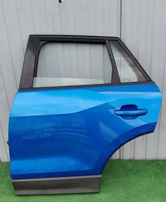 Audi Q2 - Rear door 