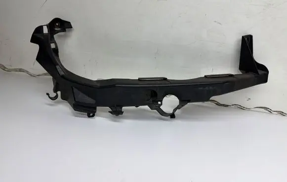 BMW 3 E90 E91 Headlight/headlamp mounting bracket 7138402