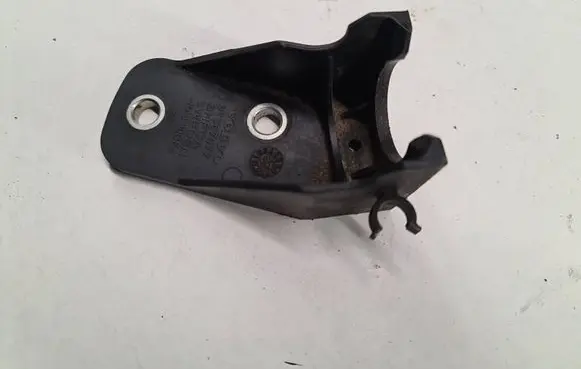 Volvo XC90 Gear shift cable bracket 31367477