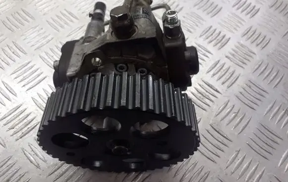 Opel Astra H Fuel injection high pressure pump 8981030281