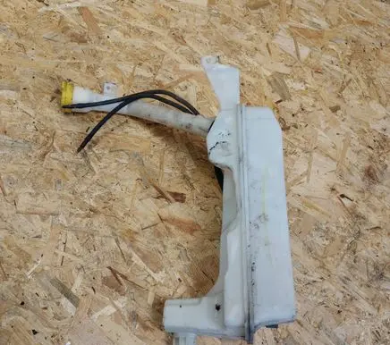 Renault Captur Windshield washer fluid reservoir/tank 289107623R 289107132R 289104294R