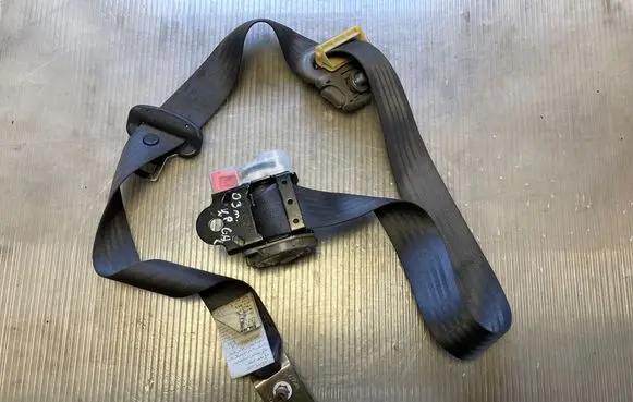 Subaru Forester SG Rear seatbelt BGC330041