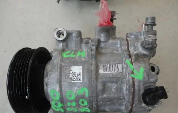 Volkswagen Golf VII Air conditioning (A/C) compressor (pump) 5Q0820803