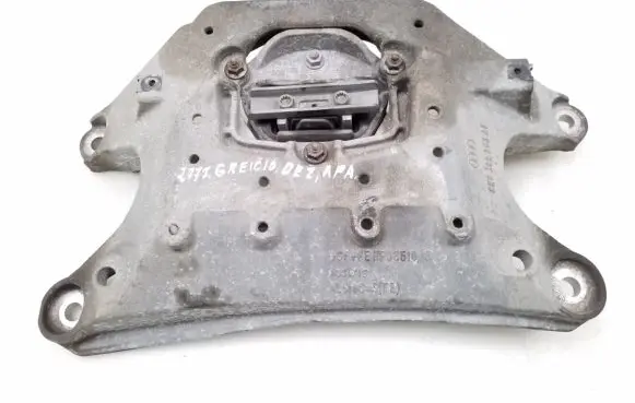 Gearbox mounting bracket