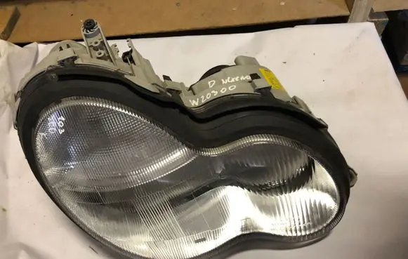 Mercedes-Benz C W203 Headlight/headlamp A2038200261