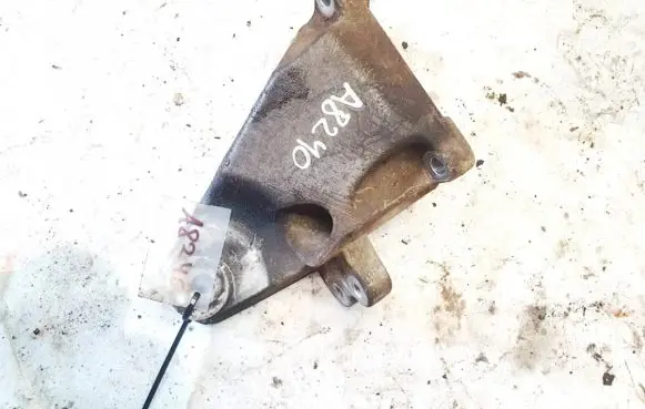 Lexus IS 220D-250-350 Engine mounting bracket
