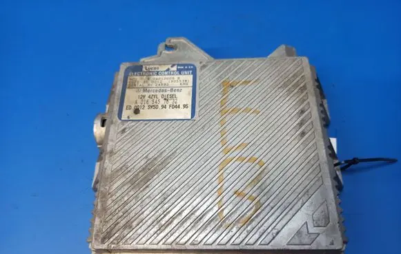 Mercedes-Benz C W202 Engine control unit/module A0165457632