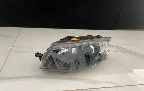 Skoda Octavia Mk3 (5E) Headlight/headlamp 030127228300 33423344 5E1941015B