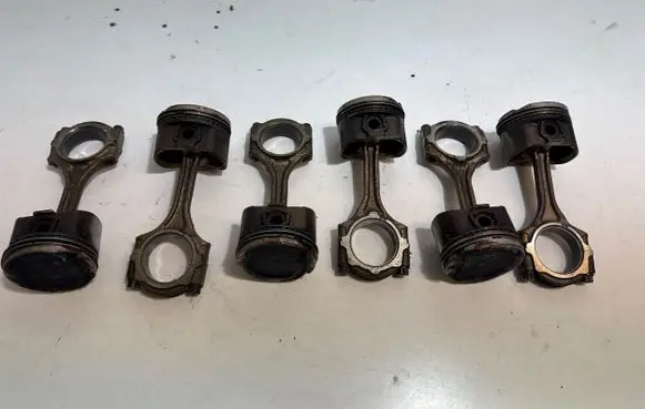 Lexus IS 200-300 Piston 46070