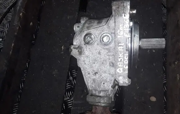 Nissan Qashqai Gearbox transfer box case 273764